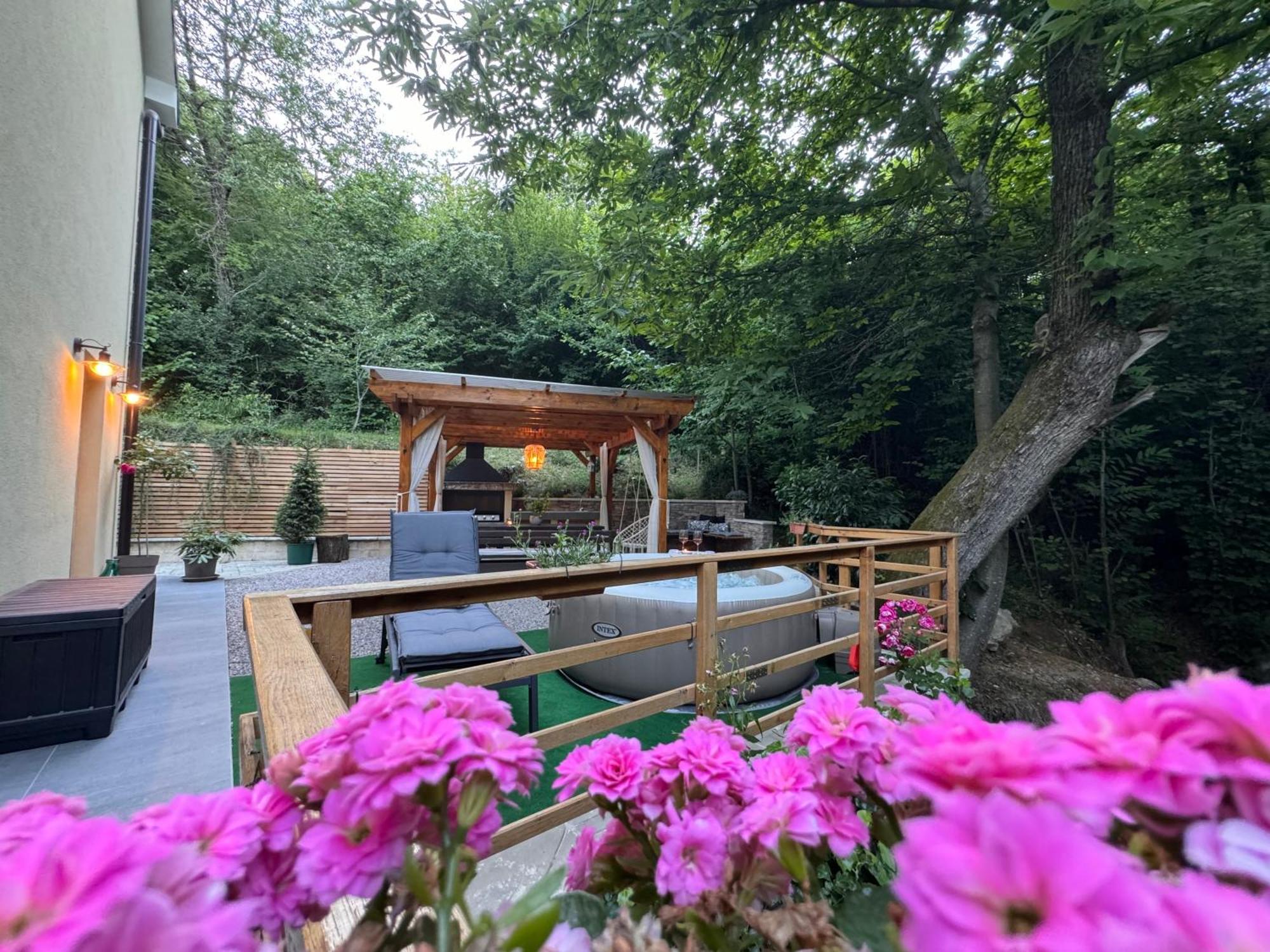 Apartment With A Terrace Forest Home Lullula Veprinac Ngoại thất bức ảnh